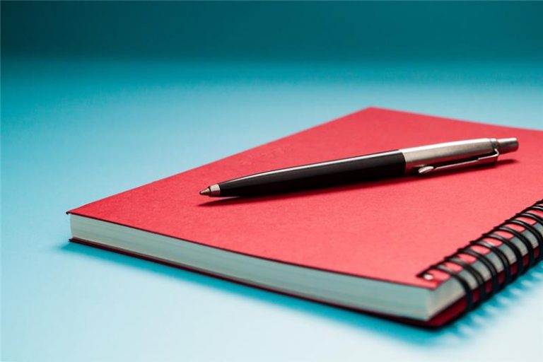 Cahier Smart Notebook, Cahier Numérique avec Pages Blanches Connectées à  l'Application Creative Cloud, Couverture Rigide, grand[442] - Cdiscount  Beaux-Arts et Loisirs créatifs